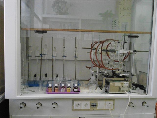 Laboratórium életképek